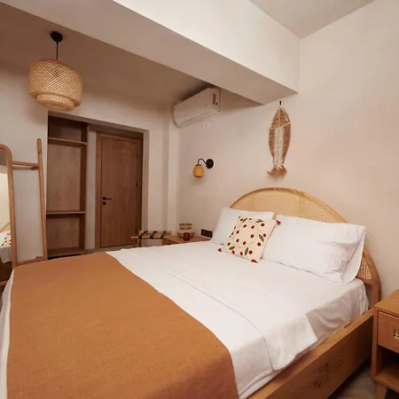 Castelle Hotel *