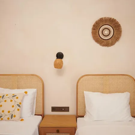 Castelle Hotel *
