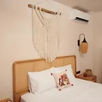 Castelle Hotel *