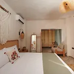Castelle Hotel *