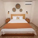 Castelle Hotel *