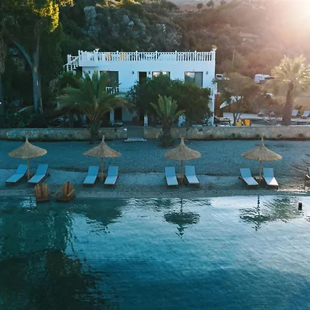 Castelle Hotel
