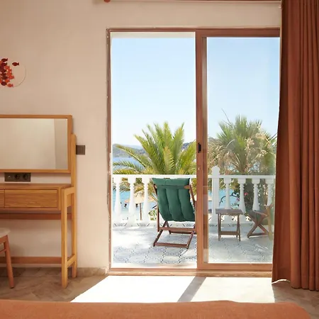 Castelle Hotel *